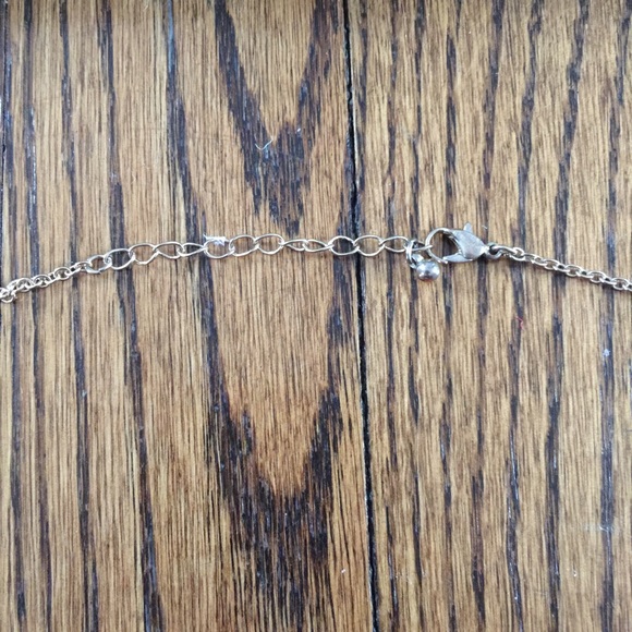 Beautiful Essential Gold Tone Necklace - Picture 4 of 4